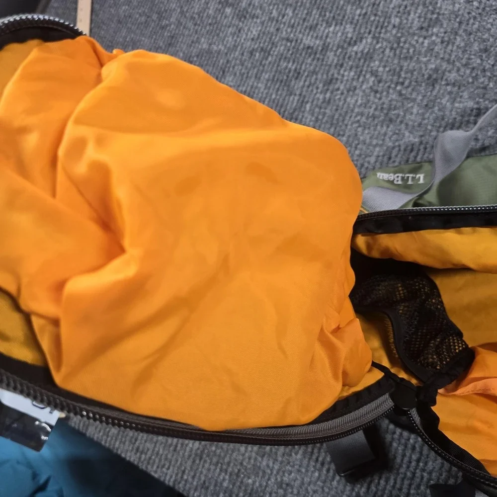 L.L. Bean Green Ripstop Duffle Bag Soft Case Adjustable Straps Men Travel Gym